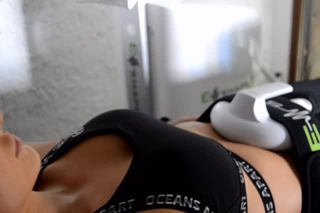 EMShapeX Bodyforming Behandlung